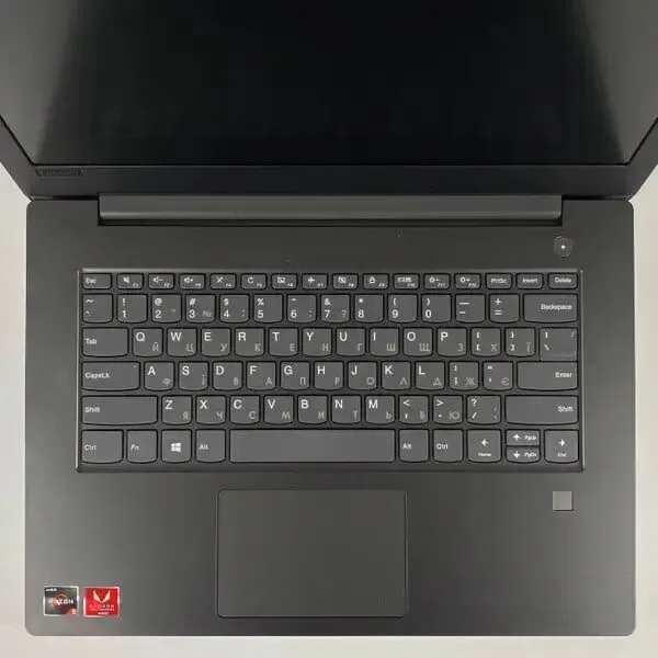 Ноутбук Lenovo IdeaPad V330 / 14" (1920x1080) IPS / AMD Ryzen 5-2500U (4 (8) ядра по 2.0 - 3.6 GHz) / 20 GB DDR4 / 256 GB SSD / AMD Radeon Vega 8 Graphics / WebCam / TouchID б/в - зображення 3