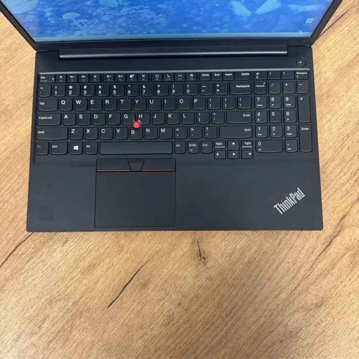 Ультрабук Б-клас Lenovo ThinkPad E15 Gen 2 / 15.6" (1920x1080) TN / Intel Core i5-1135G7 (4 (8) ядра по 2.4 - 4.2 GHz) / 8 GB DDR4 / 256 GB SSD / Intel Iris Xe Graphics / WebCam б/в - зображення 7