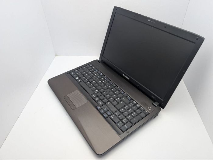 Ноутбук Samsung RV580 / 15.6" (1366x768) TN / Intel Core i3-330M (2 (4) ядра по 2.1 GHz) / 6 GB DDR3 / 1000 GB HDD / nVidia GeForce GT 330M, 1 GB GDDR3, 128-bit / WebCam / DVD-ROM б/в - изображение 7