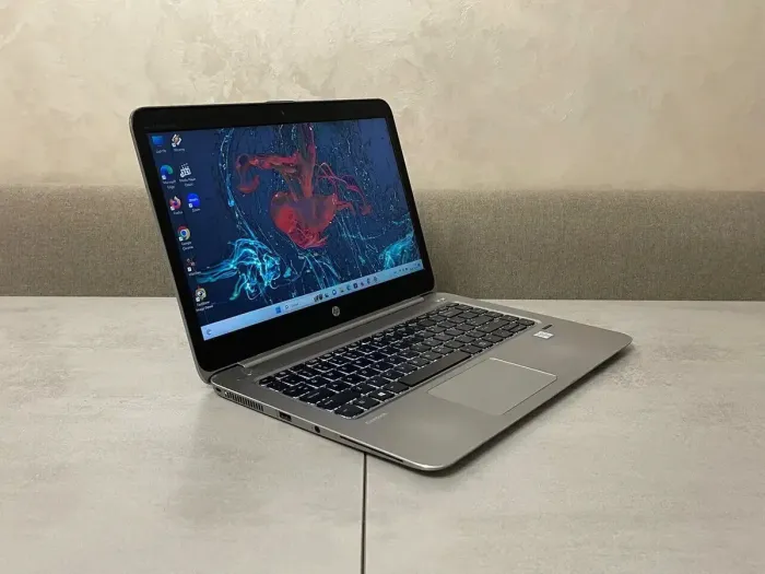Ультрабук Б-клас HP EliteBook Folio 1040 G3 / 14" (1920x1080) TN / Intel Core i7-6600U (2 (4) ядра по 2.6 - 3.4 GHz) / 8 GB DDR4 / 512 GB SSD M.2 / Intel HD Graphics 520 / WebCam / HDMI б/в - зображення 3