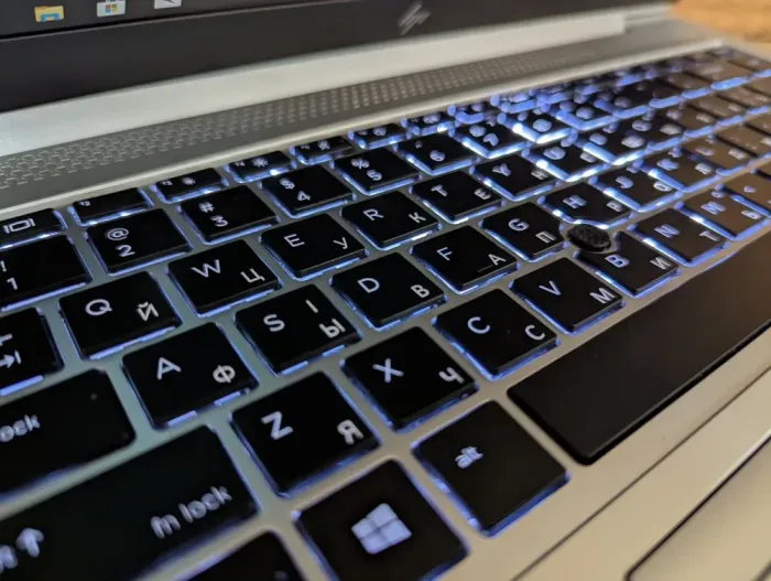 Ультрабук HP EliteBook 840 G6 / 14" (1920x1080) IPS / Intel Core i5-8265U (4 (8) ядра по 1.6 - 3.9 GHz) / 16 GB DDR4 / 480 GB SSD / Intel UHD Graphics 620 / TouchID / WebCam / Windows 10 б/в - зображення 6