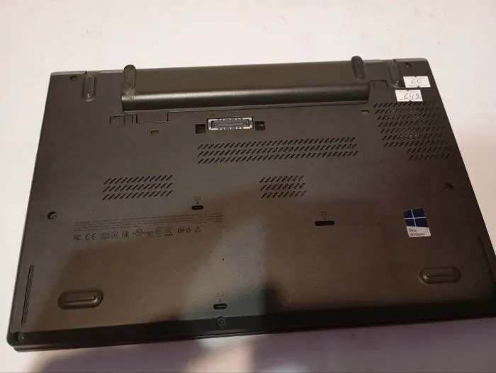 Ультрабук Б-клас Lenovo Thinkpad T450 / 14" (1366x768) TN / Intel Core i5-5200U (2 (4) ядра по 2.2 - 2.7 GHz) / 8 GB DDR3 / 240 GB SSD / Intel HD Graphics 5500 / WebCam б/в - зображення 5