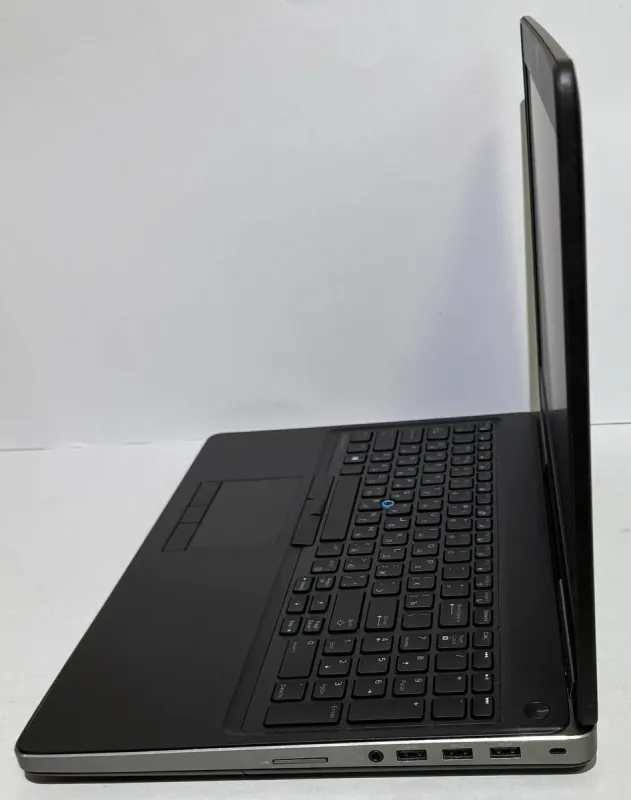 Мобільна робоча станція Dell Precision 7520 / 15,6" (1920x1080) IPS / Intel Core i7-7820HQ (4 (8) ядра по 2,9 - 3,9 ГГц) / 16 ГБ DDR4 / 512 ГБ SSD / nVidia Quadro M1200, 4 ГБ GDDR5, 128-біт / NoWebCam б/в - зображення 7