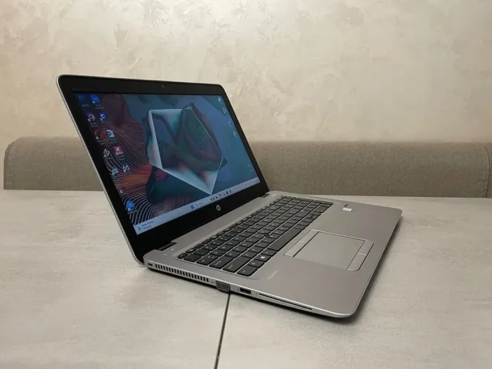 Ультрабук Б-клас HP EliteBook 850 G4 / 15.6" (1366x768) TN / Intel Core i7-7600U (2 (4) ядер по 2.8 - 3.9 GHz) / 16 GB DDR4 / 256 GB SSD / Intel HD Graphics 620 / WebCam б/в - зображення 5