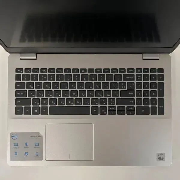 Ультрабук Dell Inspiron 5593 / 15.6" (1920x1080) IPS / Intel Core i5-1035G1 (4 (8) ядра по 1.0 - 3.6 GHz) / 16 GB DDR4 / 256 GB SSD / Intel UHD Graphics / WebCam / HDMI б/в - зображення 3