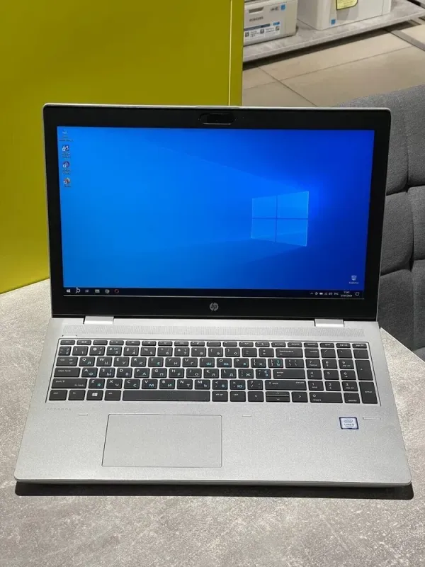 Ноутбук HP ProBook 650 G4 / 15.6" (1920x1080) IPS / Intel Core i5-8250U (4 (8) ядра по 1.6 - 3.4 GHz) / 16 GB DDR4 / 240 GB SSD / Intel HD Graphics 620 / WebCam б/в - зображення 2