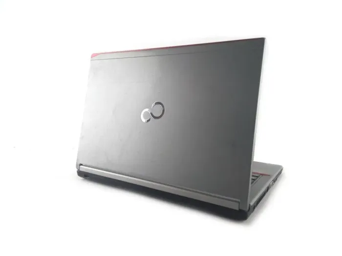 Ноутбук Fujitsu LifeBook E744 / 14" (1600x900) TN / Intel Core i5-4200M (2 (4) ядра по 2.5 - 3.1 GHz) / 8 GB DDR3 / 500 GB HDD / Intel HD Graphics 4600 / No WebCam б/в - зображення 3
