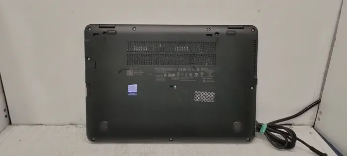 Ноутбук HP EliteBook 840 G3 / 14" TN / Core i5-6300U (2(4) ядра по 2.4-3 GHz) / 8GB DDR4 / 256GB SSD / HD Graphics 520 / WebCam / АКБ не тримає б/у - зображення 7