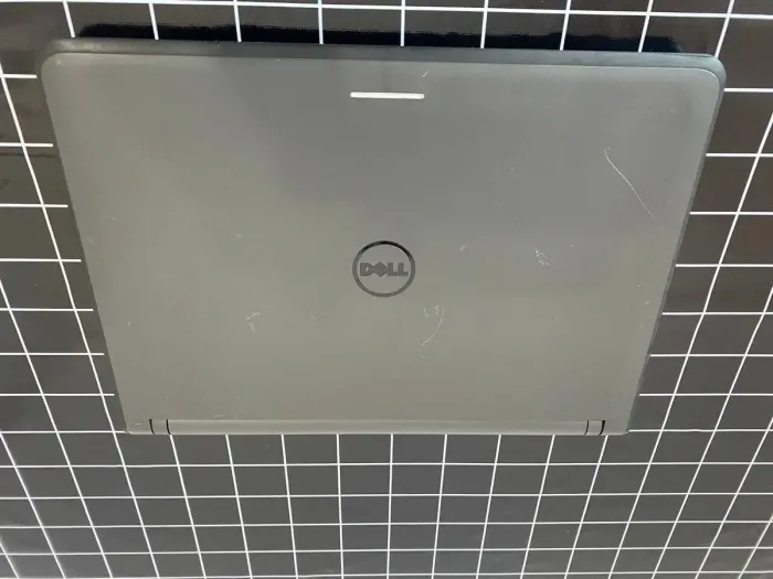 Ультрабук Б-клас Dell Latitude 3340 / 13.3" (1366x768) TN / Intel Core i5-4210U (2 (4) ядра по 1.7 - 2.7 GHz) / 8 GB DDR3 / 256 GB SSD / Intel HD Graphics 4400 / WebCam / HDMI / miniDP б/в - зображення 7