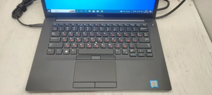 Ультрабук Dell Latitude 7490 / 14" (1920x1080) TN / Intel Core i5-8250U (4 (8) ядра по 1.6 - 3.4 GHz) / 16 GB DDR4 / 256 GB SSD / Intel UHD Graphics 620 / WebCam / LTE б/в - зображення 3