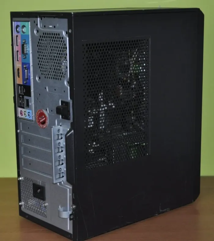 Комп'ютер Б-класу Acer Veriton S4660G Tower / Intel Core i5-8400 (6 ядер по 2,8 - 4,0 ГГц) / 12 ГБ DDR4 / 256 ГБ SSD / Intel UHD Graphics 630 / Windows 11 Pro б/в - зображення 7