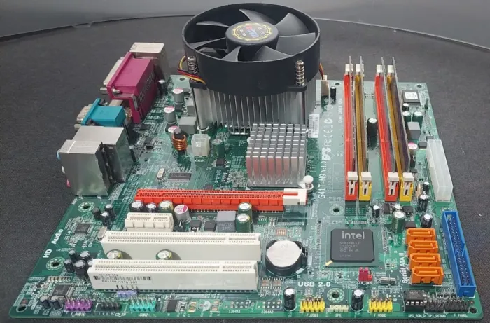 Комплект: Материнська плата Elitegroup G41T-M9 V1.0 / Intel Pentium E5800 (2 ядра по 3.2 GHz) / Intel GMA X4500 Graphics / Socket 775 / 8 GB DDR3 + Кулер б/в - зображення 6