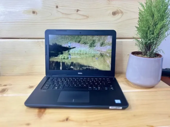 Ноутбук Dell Latitude 3380 / 13.3" (1366x768) TN / Intel Core i3-6006U (2 (4) ядра по 2.0 GHz) / 8 GB DDR4 / 128 GB SSD / Intel HD Graphics 520 / WebCam / HDMI / Windows 10 Pro  б/в - зображення 5