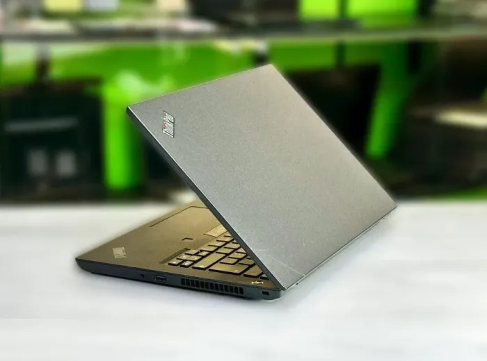 Ультрабук Б-клас Lenovo ThinkPad L490 / 14" (1920x1080) IPS / Intel Core i5-8265U (4 (8) ядра по 1.6 - 3.9 GHz) / 16 GB DDR4 / 512 GB SSD M.2 / Intel UHD Graphics / WebCam / Win 10 Pro б/в - зображення 6