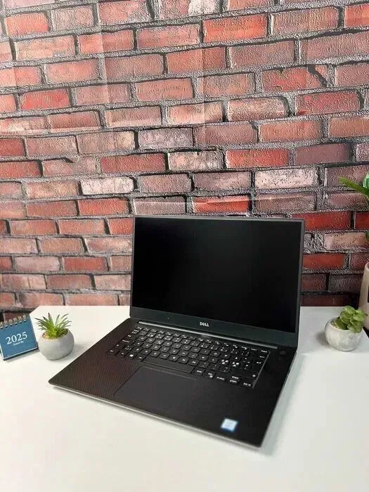 Мобільна робоча станція Dell Precision 5520 / 15.6" (1920x1080) IPS / Intel Core i7-7820HQ (4 (8) ядра по 2.9 - 3.9 GHz) / 32 GB DDR4 / 512 GB SSD / nVidia Quadro M1200, 4 GB GDDR5, 128-bit / WebCam б/в - зображення 9