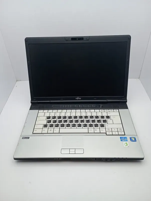Ноутбук Fujitsu LifeBook E751 / 15.6’’ (1366x768) TN / Intel Core i5-2520M (2 (4) ядра по 2.5 - 3.2 GHz)/ 6 GB DDR3 / 500 GB HDD / Intel HD Graphics 3000 / WebCam б/в - зображення 2
