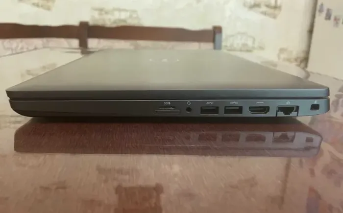 Ігровий ноутбук Dell Latitude 5500 / 15.6" (1920x1080) IPS / Intel Core i7-8665U (4 (8) ядра по 1.9 - 4.8 GHz) / 8 GB DDR4 / 256 GB SSD / AMD Radeon 540X, 2 GB GDDR5, 64-bit / WebCam б/в - зображення 7