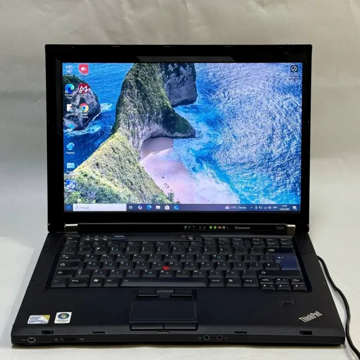 Ноутбук Б-клас Lenovo ThinkPad T400 / 14" (1280x800) TN / Intel Core 2 Duo P8600 (2 ядра по 2.4 GHz) / 4 GB DDR3 / 160 GB HDD / Mobile Intel 4 Series Express Chipset Family / DVD-ROM б/в - зображення 2