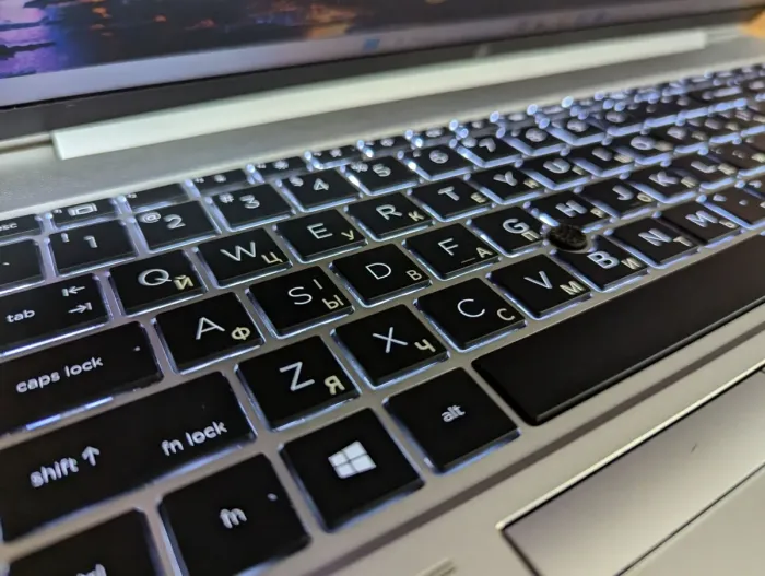 Ультрабук HP EliteBook 850 G7 / 15.6" (1920x1080) IPS / Intel Core i7-10610U (4 (8) ядра по 1.8 - 4.9 GHz) / 16 GB DDR4 / 480 GB SSD / Intel UHD Graphics / Fingerprint / WebCam / Windows 10 б/в - зображення 6