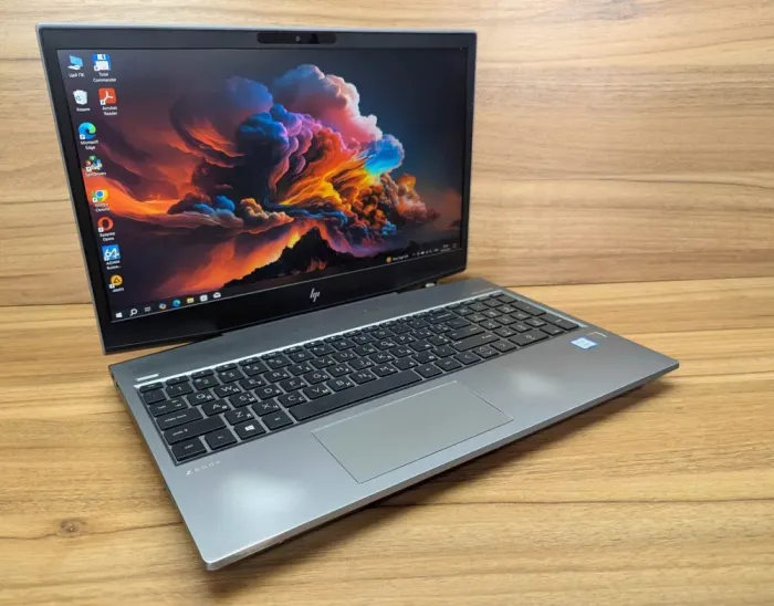 Мобільна робоча станція HP zBook 15v G5 / 15.6" (1920x1080) IPS / Intel Core i7-8750H (6 (12) ядер по 2.2 - 4.1 GHz) / 16 GB DDR4 / 512 GB SSD / nVidia Quadro P600, 4 GB GDDR5, 128-bit / WebCam / TouchID / Windows 10 б/в - зображення 4