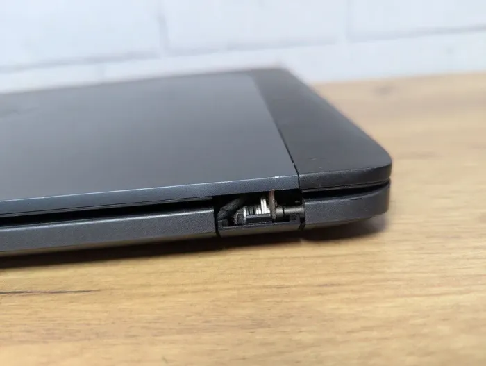 Мобільна робоча станція Б-клас HP ZBook 14 G2 / 14" (1366x768) TN / Intel Core i5-5200U (2 (4) ядра по 2.2 - 2.7 GHz) / 8 GB DDR3 / 128 GB SSD / AMD FirePro M4150, 1 GB GDDR5, 128-bit / WebCam б/в - зображення 3