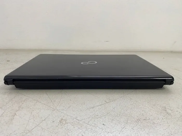 Ультрабук Б-клас Fujitsu LifeBook S936 / 13.3" (1920x1080) IPS / Intel Core i5-6200U (2 (4) ядра по 2.3 - 2.8 GHz) / 8 GB DDR4 / 128 GB SSD / Intel HD Graphics 520 / WebCam б/в - зображення 8