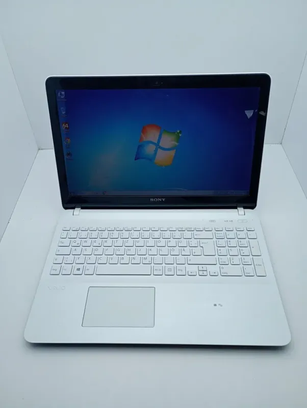 Ноутбук Sony SVF156 / 15.6" (1366x768) TN / Intel Pentium 2117U (2 ядра по 1.8 GHz) / 6 GB DDR3 / 500 GB HDD / Intel HD Graphics 2500 / WebCam б/в - зображення 7
