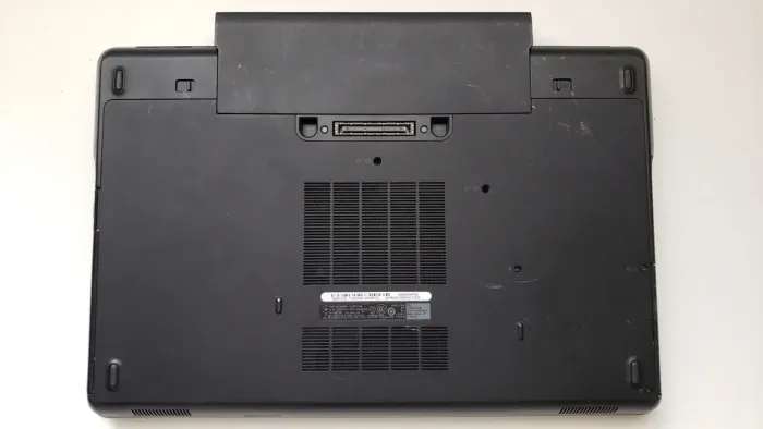 Ноутбук Dell Latitude E6540 / 15.6" (1366x768) TN / Intel Core i5-4310M (2 (4) ядра по 2.7 - 3.4 GHz) / 8 GB DDR3 / 128 GB SSD + 500 GB HDD / Intel HD Graphics 4600 / WebCam б/в - зображення 8