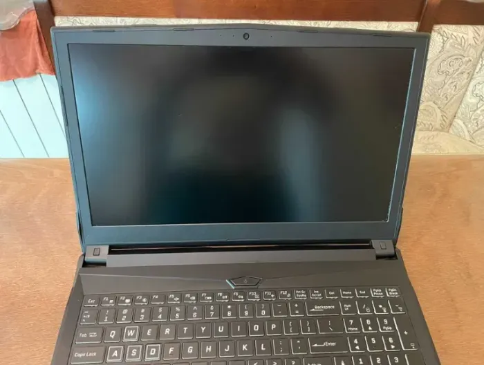 Ігровий ноутбук Clevo N850HJ / 15.6" (1920x1080) IPS / Intel Core i7-7700HQ (4 (8) ядра по 2.8 - 3.8 GHz) / 32 GB DDR4 / 256 GB SSD / nVidia GeForce GTX 1050, 2 GB GDDR5, 128-bit / WebCam б/в - зображення 6