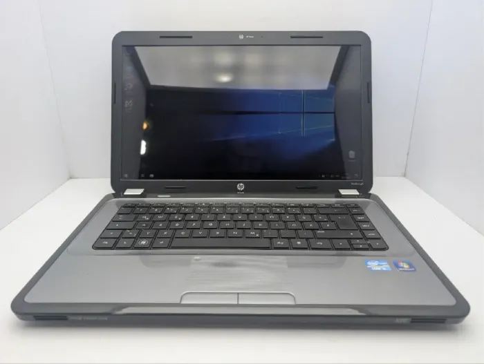 Ноутбук HP Pavilion G6-1217sg / 15.6" (1366x768) TN / Intel Core i5-2430M (2 (4) ядра по 2.4 - 3.0 GHz) / 6 GB DDR3 / 120 GB SSD / AMD Radeon HD 6470M, 1 GB GDDR3, 64-bit / WebCam / DVD-ROM б/в - зображення 2