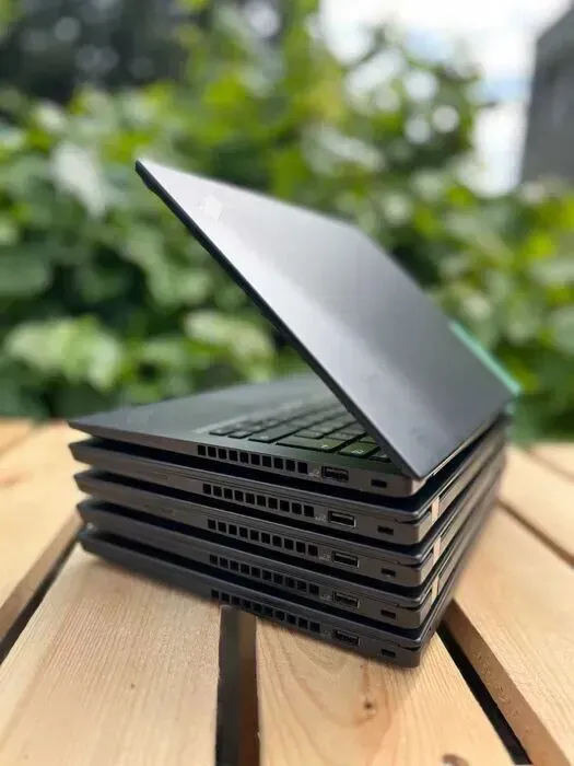 Ультрабук Lenovo ThinkPad X395 / 13.3" (1920x1080) IPS / AMD Ryzen 5 PRO 3500U (4 (8) ядра по 2.1 - 3.7 GHz) / 16 GB DDR4 / 256 GB SSD M.2 / AMD Radeon RX Vega 8 Graphics / WebCam / Windows 10 Pro б/в - зображення 5