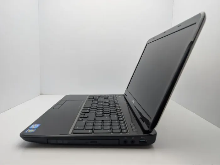 Ноутбук Dell Inspiron N5110 / 15.6" (1366x768) TN / Intel Core i3-2350M (2 (4) ядра по 2.3 GHz) / 6 GB DDR3 / 500 GB HDD / nVidia GeForce GT 525M, 1 GB GDDR3, 128-bit / WebCam / DVD-ROM б/в - зображення 5