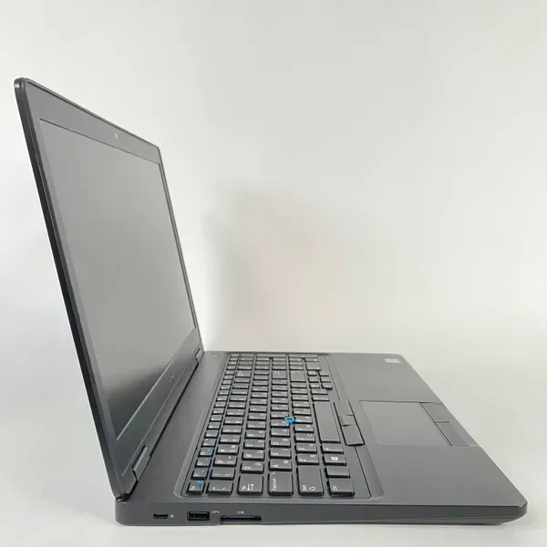 Ноутбук Dell Latitude 5590 / 15.6" (1368x768) TN / Intel Core i5-8250U (4 (8) ядра по 1.6 - 3.4 GHz) / 16 GB DDR4 / 240 GB SSD / Intel UHD Graphics 620 / WebCam / HDMI б/в - зображення 4
