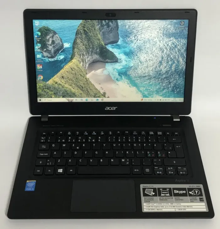 Ноутбук Б-клас Acer Aspire V3-371 / 13.3" (1366x768) TN / Intel Core i3-5005U (2 (4) ядра по 2.0 GHz) / 4 GB DDR3 / 120 GB SSD / Intel HD Graphics 5500 / WebCam / Win 10 Home б/в - зображення 2