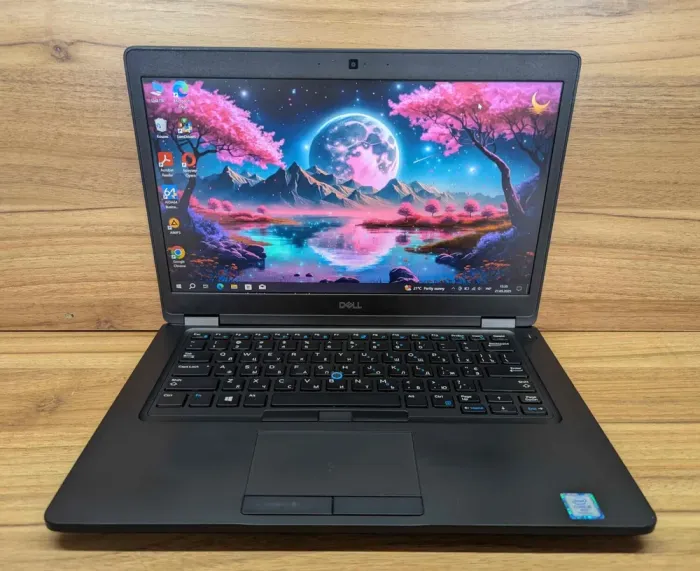 Ультрабук Dell Latitude 5490 / 14" (1920x1080) IPS / Intel Core i5-7300U (2 (4) ядра по 2.6 - 3.5 GHz) / 8 GB DDR4 / 240 GB SSD / Intel HD Graphics 620 / WebCam / HDMI / Windows 10 б/в - зображення 2