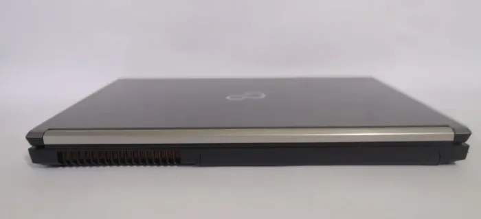 Мобільна робоча станція Fujitsu Celsius H760 / 15.6" (1920x1080) IPS / Intel Core i5-6440HQ (4 ядра по 2.6 - 3.5 GHz) / 16 GB DDR4 / 256 GB SSD / nVidia Quadro M600M, 2 GB GDDR5, 128-bit / WebCam / DisplayPort б/в - зображення 7