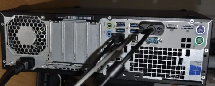 Комплект ПК: HP EliteDesk 800 G2 SFF / Intel Core i5-6400 (4 ядра по 2.7 - 3.3 GHz) / 16 GB DDR4 / 480 GB SSD / Intel HD Graphics 530 / DVD-ROM + Монітор Acer V223W / 22" (1680x1050) TN / VGA, DVI + Windows 11 Pro б/в - зображення 7