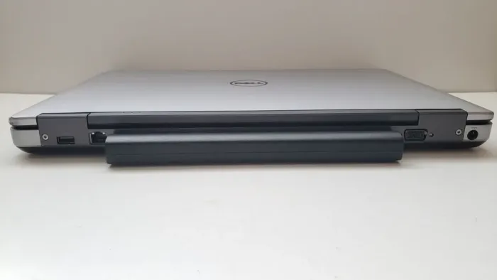 Ноутбук Dell Latitude E6540 / 15.6" (1366x768) TN / Intel Core i5-4310M (2 (4) ядра по 2.7 - 3.4 GHz) / 8 GB DDR3 / 128 GB SSD + 500 GB HDD / Intel HD Graphics 4600 / WebCam б/в - зображення 6