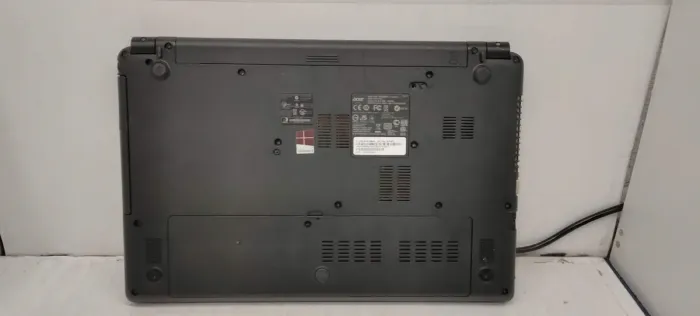 Ноутбук Б-класс Acer Aspire E1-572G / 15.6" TN / Core i3-4010U (2(4) ядра по 1.7GHz) / 8GB DDR3 / 240GB SSD / Radeon HD 8670M, 1GB DDR3/ WebCam б/в - зображення 8