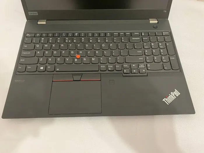 Ультрабук Lenovo ThinkPad T15 Gen 1 / 15.6" (1920x1080) IPS / Intel Core i7-10510U (4 (8) ядра по 1.8 - 4.9 GHz) / 32 GB DDR4 / 512 GB SSD M.2 / Intel UHD Graphics / WebCam б/в - зображення 4