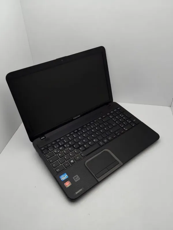 Ноутбук Toshiba Satellite C855 / 15.6" (1366x768) TN / Intel Core i5-3230M (2 (4) ядра по 2.6 - 3.2 GHz) / 6 GB DDR3 / 500 GB HDD / AMD Radeon HD 7600M / WebCam б/в - зображення 3