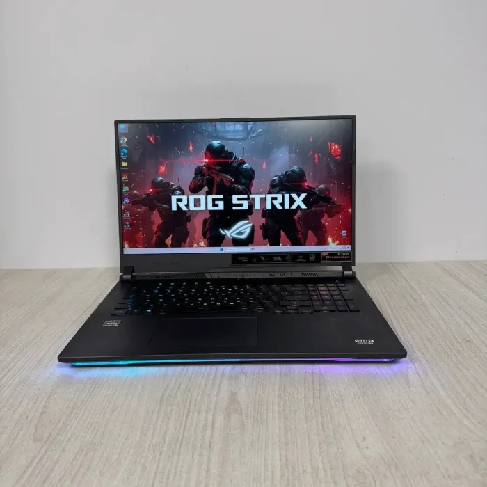Ігровий ноутбук Б-класу Asus ROG Strix SCAR 17 G731QR / 17,3" (1920x1080) IPS / AMD Ryzen 9 5900HX (8 (16) ядер по 3,3 - 4,6 ГГц) / 24 ГБ DDR4 / 1000 ГБ SSD / nVidia GeForce RTX 3070, 8 ГБ GDDR6, 256-біт б/в - зображення 2