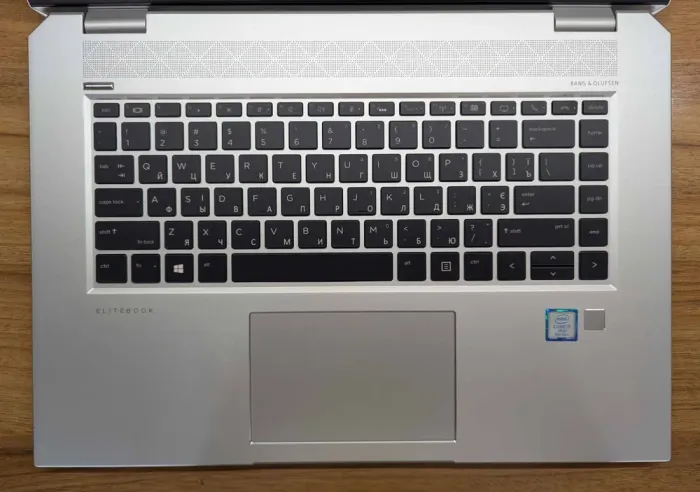 Ігровий ноутбук HP EliteBook 1050 G1 / 15.6" (1920x1080) IPS / Intel Core i7-8850H (6 (12) ядер по 2.6 - 4.3 GHz) / 16 GB DDR4 / 512 GB SSD / nVidia GeForce GTX 1050, 4 GB GDDR5, 128-bit / TouchID / WebCam / Windows 10 б/в - зображення 3