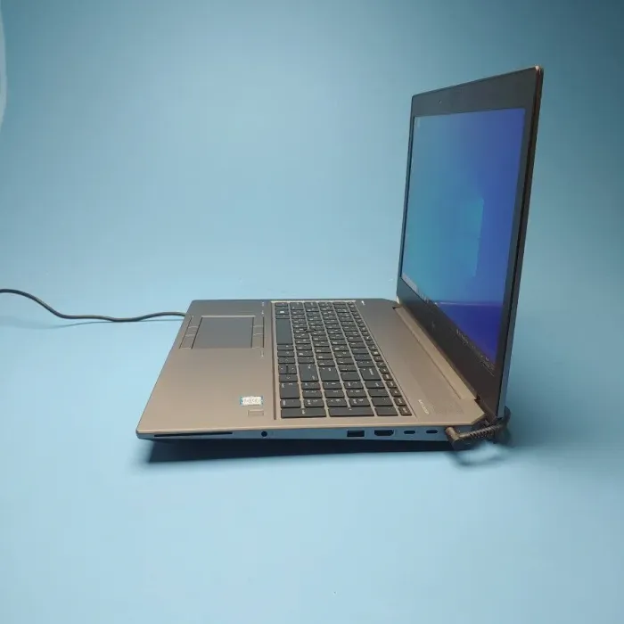 Мобільна робоча станція HP Zbook 15 G5 / 15.6'' (3840x2160) IPS / Intel Core i7-8850H (6 (12) ядер по 2.6 - 3.4 GHz) / 32 GB DDR4 / 480 GB SSD / nVidia Quadro P2000, 4 GB GDDR5, 128-bit / WebCam / Win 10 Pro б/в - зображення 4