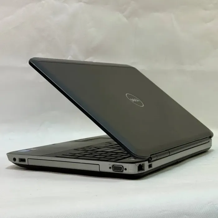 Ноутбук Б-клас Dell Latitude E5530 / 15.6" (1920x1080) TN / Intel Core i5-3320M (2 (4) ядра по 2.6 - 3.3 GHz) / 8 GB DDR3 / 128 GB SSD / Intel HD Graphics 4000 / WebCam / Windows 10 Pro б/в - зображення 7