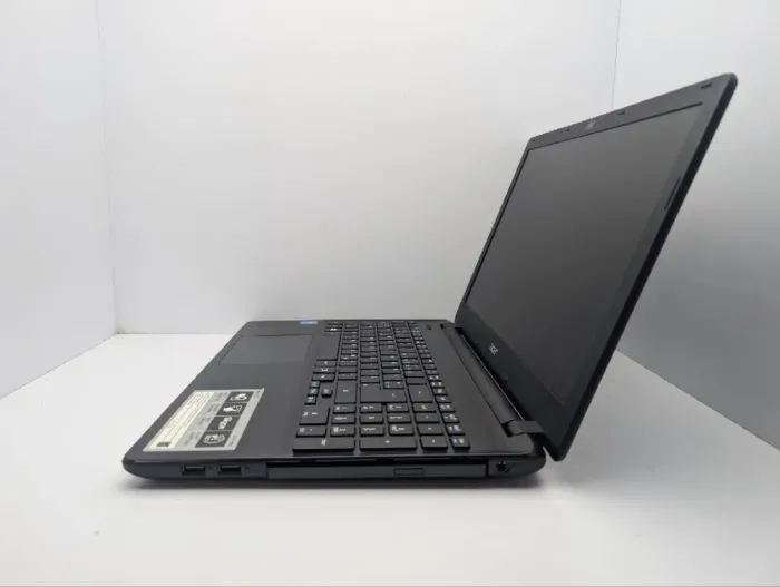 Ноутбук Acer Aspire E5-511 / 15.6" (1366x768) TN / Intel Pentium N3530 (4 ядра по 2.16 - 2.58 GHz) / 8 GB DDR3 / 120 GB SSD / Intel HD Graphics / WebCam / DVD-ROM б/в - зображення 5