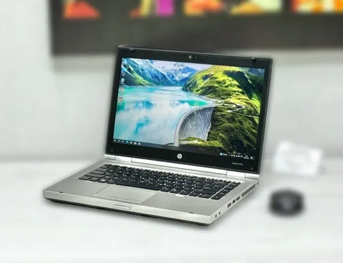 Ноутбук Б-клас HP EliteBook 8460p / 14" (1366x768) TN / Intel Core i5-2540M (2 (4) ядра по 2.6 - 3.3 GHz) / 4 GB DDR3 / 120 GB SSD / Intel HD Graphics 3000 / WebCam / DVD-RW / Win 10 б/в - зображення 4