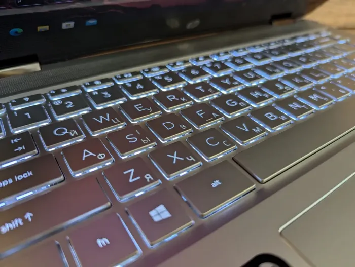 Ноутбук-трансформер Б-клас HP Pavilion x360m 14m-dn0003dx / 14" (1920x1080) IPS Touch / Intel Core i5-8265U (4 (8) ядра по 1.6 - 3.9 GHz) / 8 GB DDR4 / 256 GB SSD / Intel UHD Graphics 620 / WebCam / TouchID / Windows 10 б/в - зображення 7