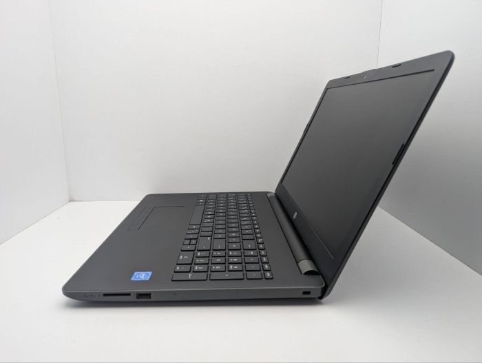 Ноутбук HP 250 G6 / 15.6" (1366x768) TN / Intel Core i3-6006U (2 (4) ядра по 2.0 GHz) / 8 GB DDR4 / 240 GB SSD / AMD Radeon 520, 2 GB GDDR3, 64-bit / WebCam б/в - зображення 4