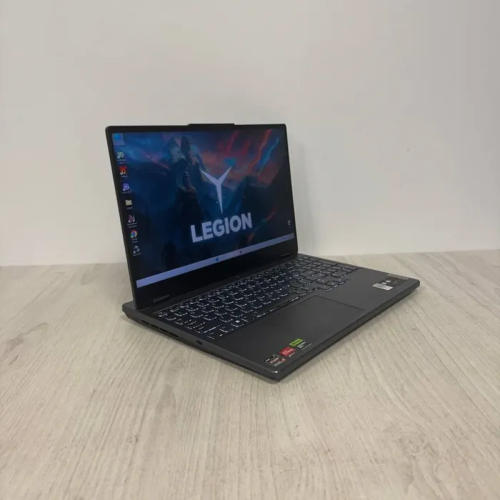 Ігровий ноутбук Б-класу Lenovo Legion 5 15ARP8 / 15,6" (2560x1440) IPS / AMD Ryzen 7 7735HS (8 (16) ядер 3.2 - 4.75 GHz) / 16 GB DDR5 / 512 GB SSD / nVidia GeForce RTX 4060, 8 GB GDDR6, 128-bit / WebCam б/в - зображення 5